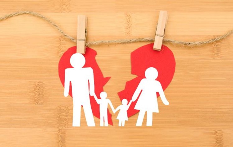 冠领律师代理广东深圳离婚纠纷案，助委托人赢回抚养权与补偿