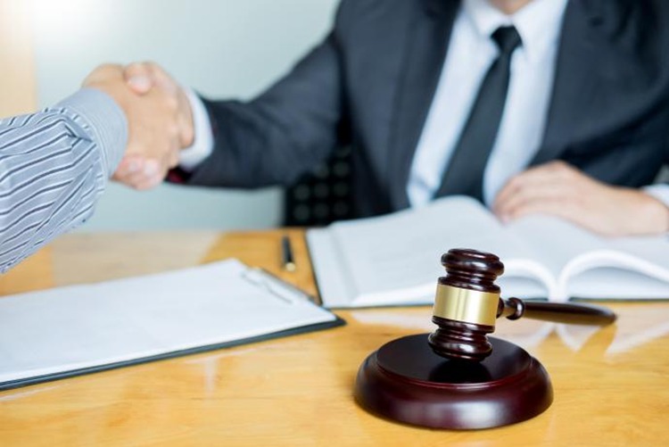 冠领律师担任广东深圳合同诈骗案辩护人，依法助被告人获从轻处罚