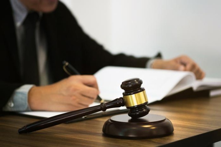 盗窃电缆犯罪，冠领律师依法辩护助被告人获缓刑