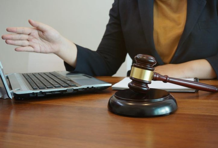 殴打他人故意伤害，冠领律师依法辩护助嫌疑人获不起诉决定