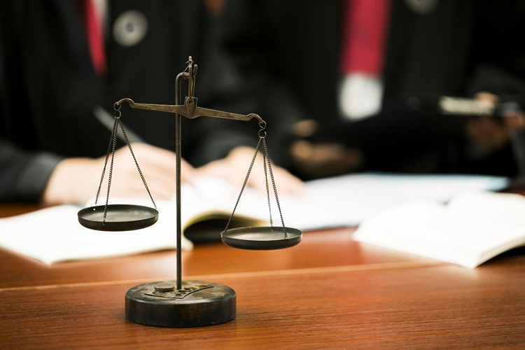 冠领律师代理上海徐汇劳动争议案，帮软件工程师获赔28万