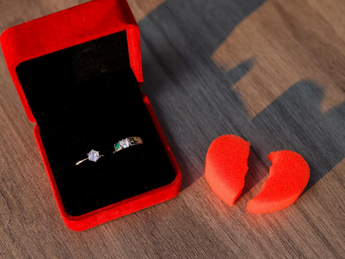 成功追回230万余元！冠领律师帮香港委托人要回丈夫赠与第三者的财产-1