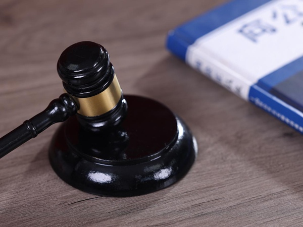 对方拖欠401万工程款迟迟不付，冠领律师找到症结帮委托人赢得诉讼